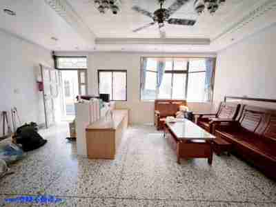 售苑裡大面寬透天透天698萬